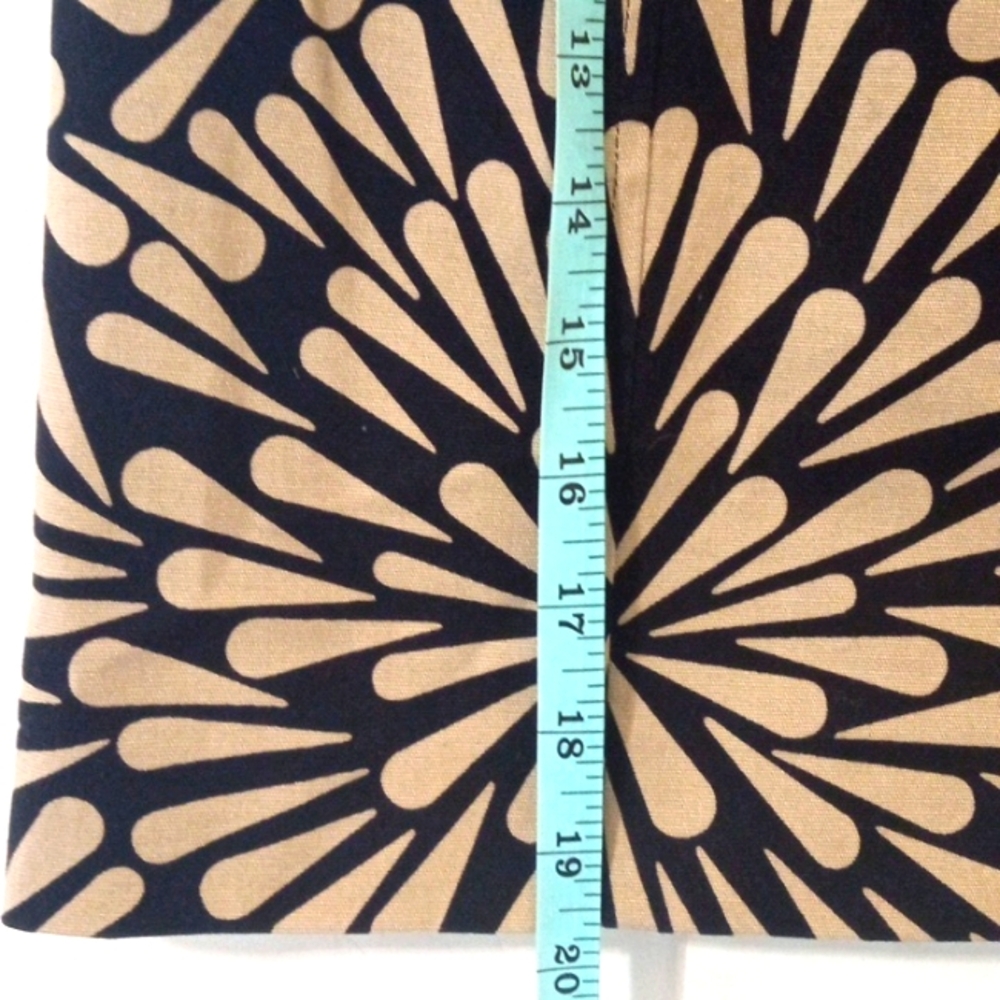 TALBOTS PETITES BLACK TAN SUNBURST PATTERN BELTED SKIRT SIZE 12 NWOT - Picture 7 of 10